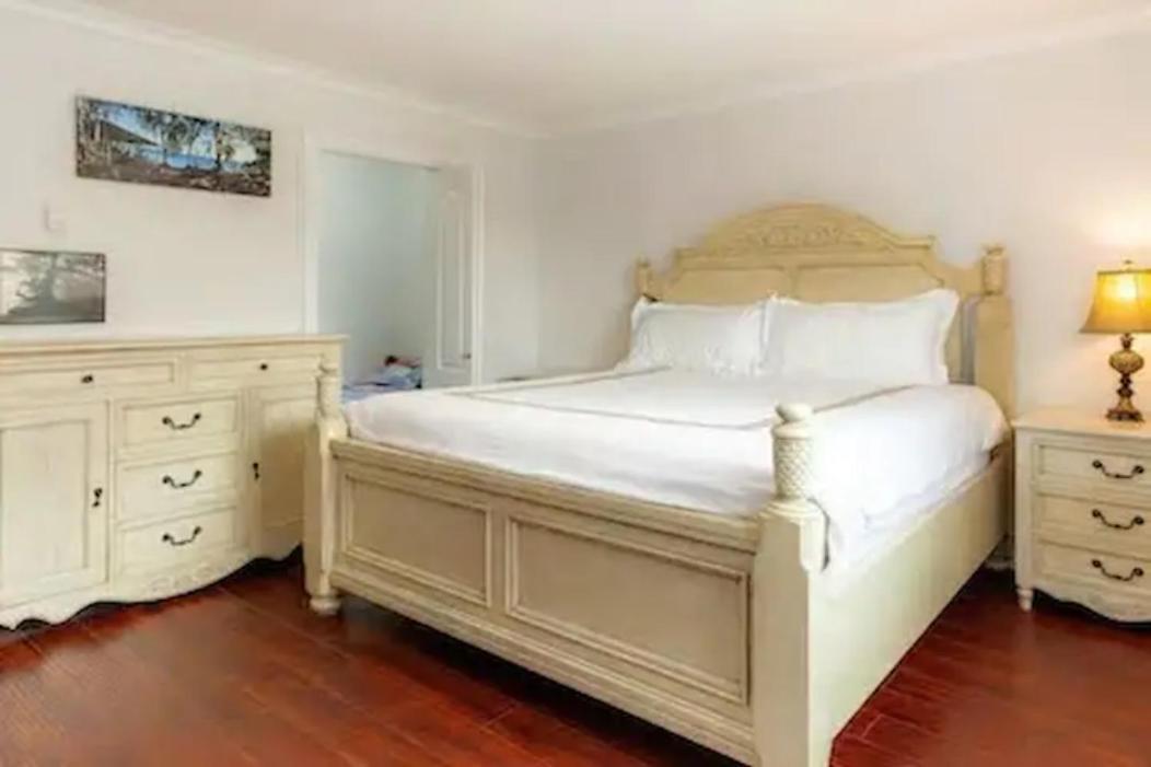 John&Jane'S House Apartment เซอร์รีย์ ภายนอก รูปภาพ